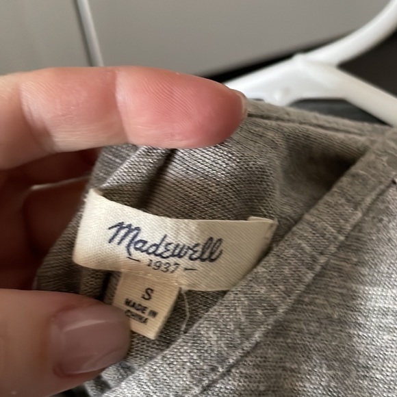 Madewell tank top with cut out - Picture 4 of 4